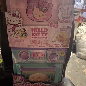 Hello Kitty Pink and Purple Oven Treats Set